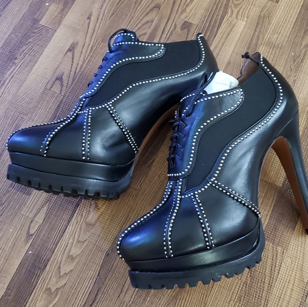 Alaia heels